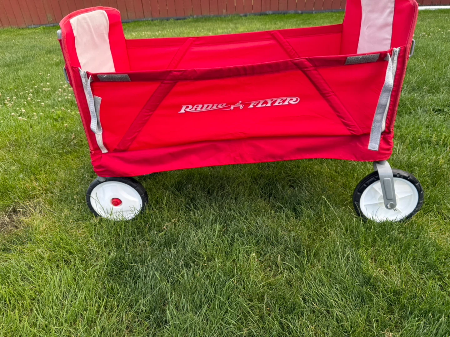 Radio Flyer Red Folding Wagon - photo 2