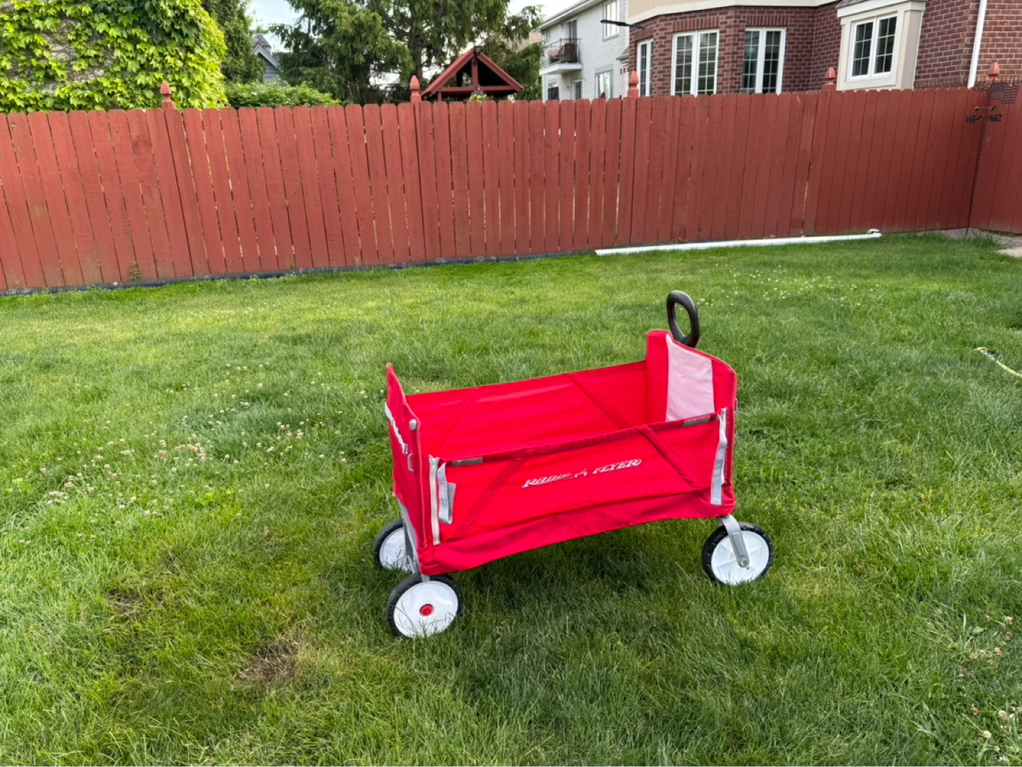 Radio Flyer Red Folding Wagon