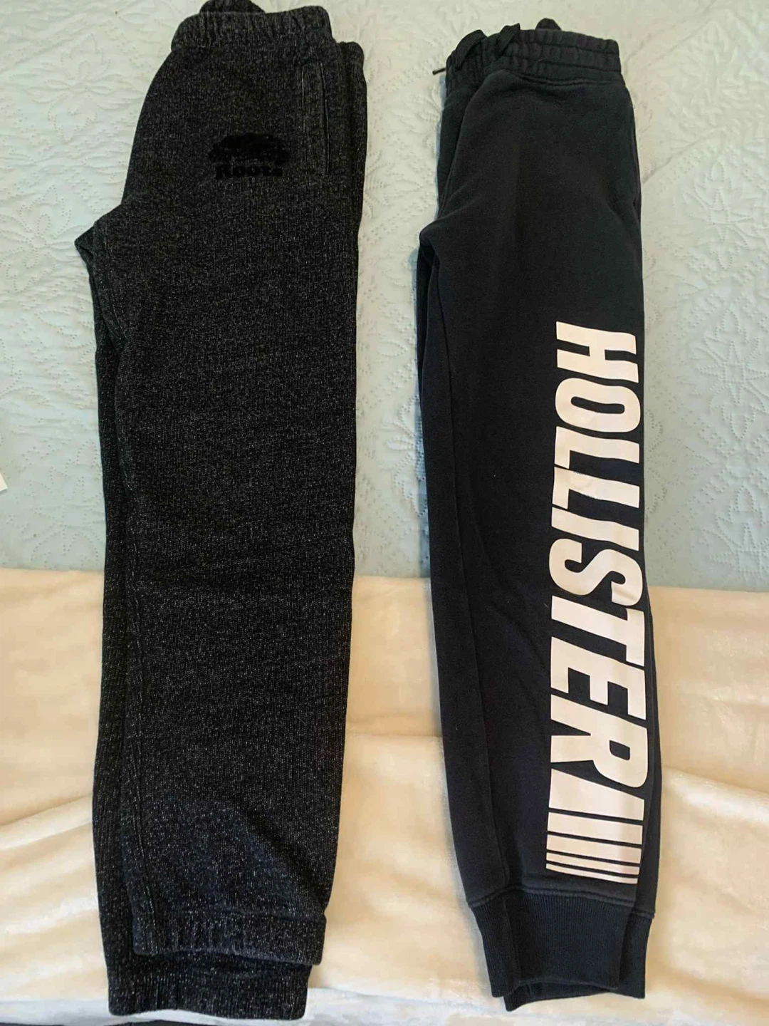 2 pair sweatpants ROOTS & HOLLISTER