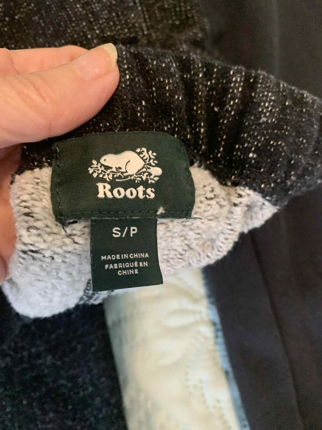 2 pair sweatpants ROOTS & HOLLISTER - photo 5