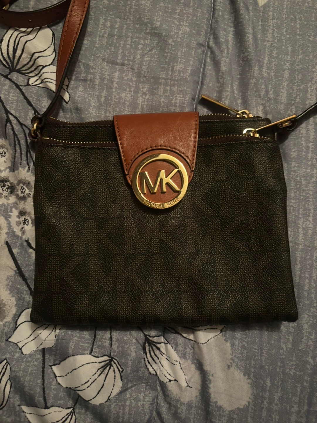Michael Kors MK Crossbody Bag