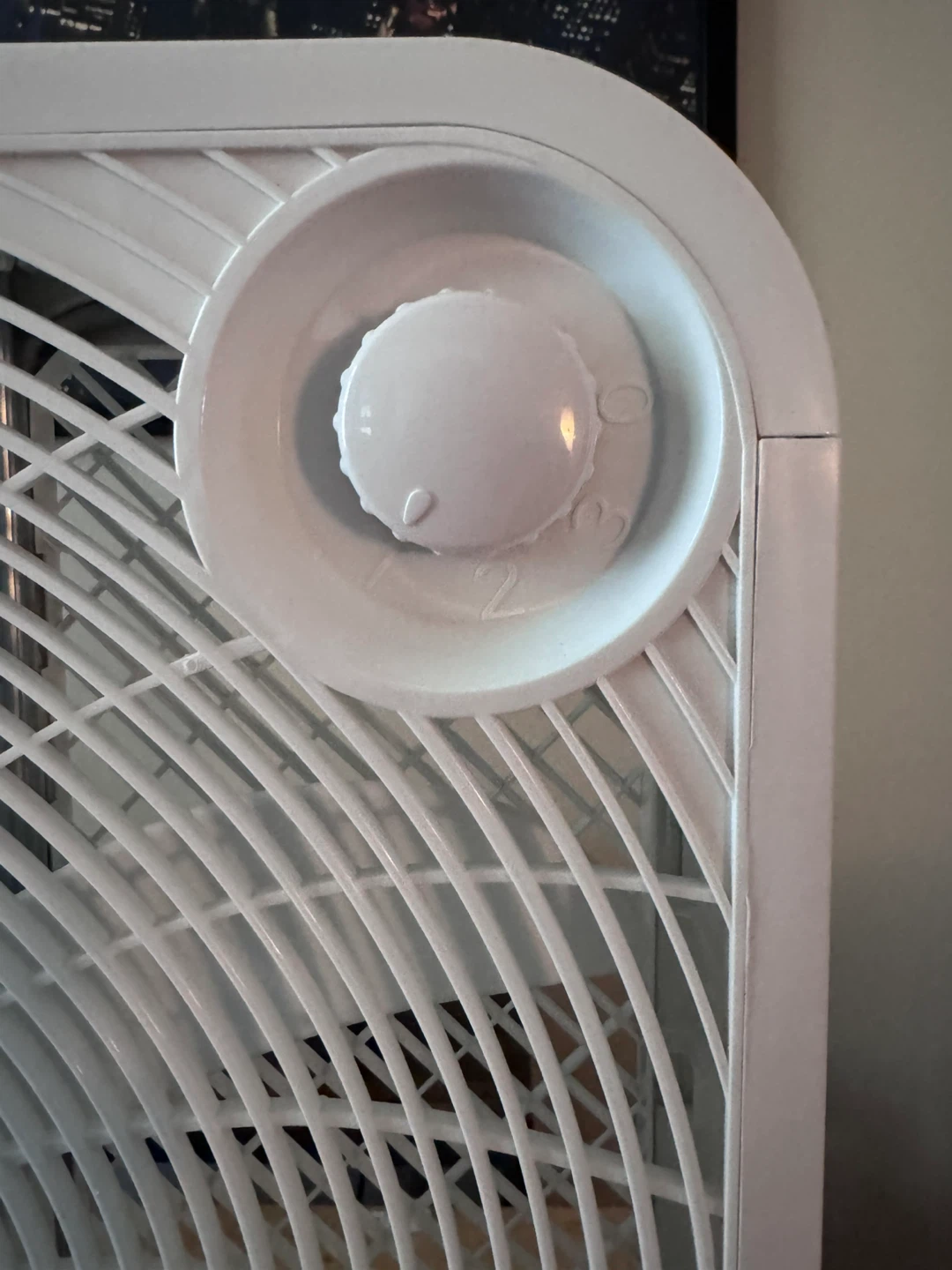 White Box Fan 20” - photo 2