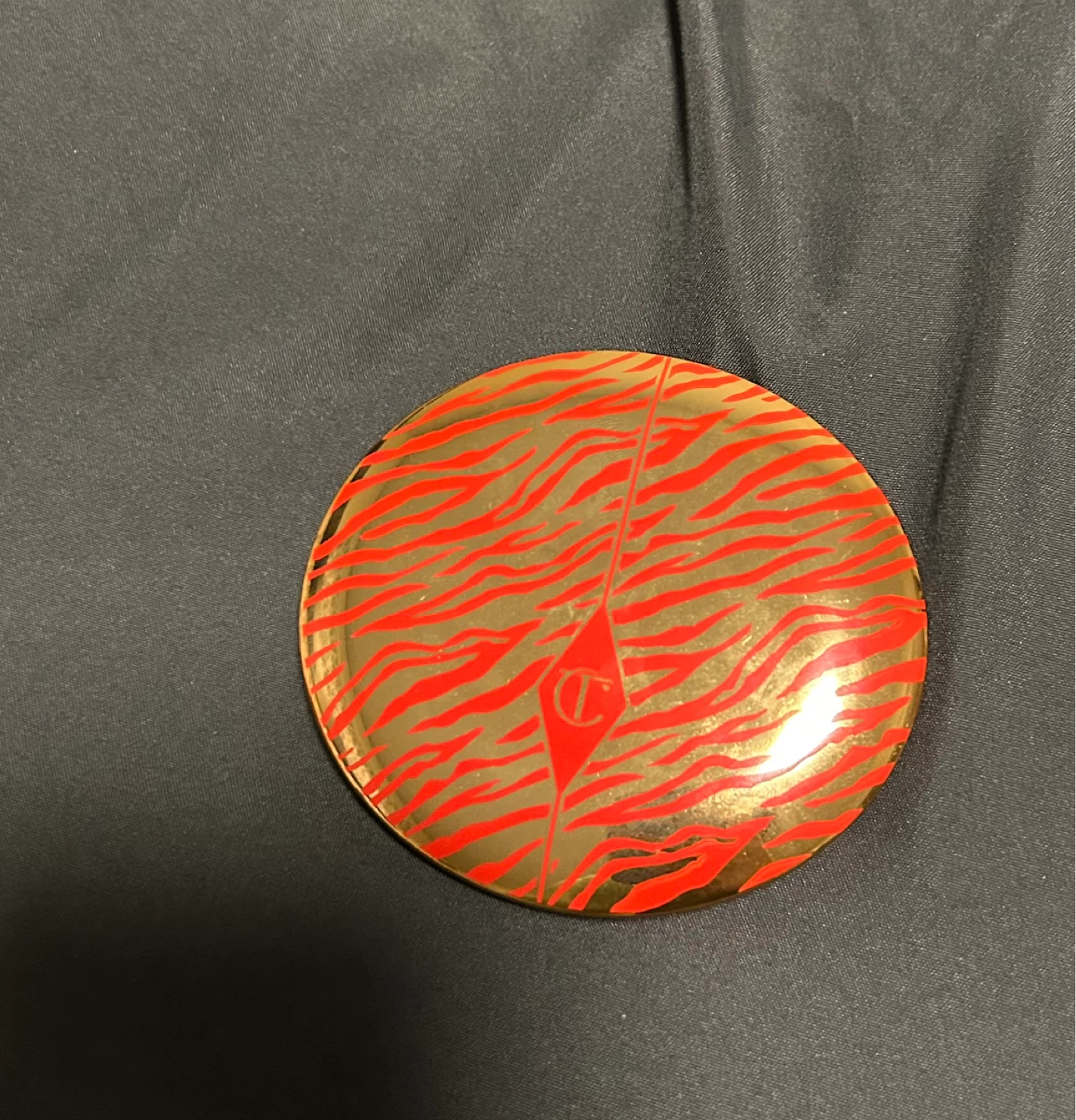 Charlotte Tilbury Airbrush Flawless Finish Powder - Medium/Moyen - photo 2