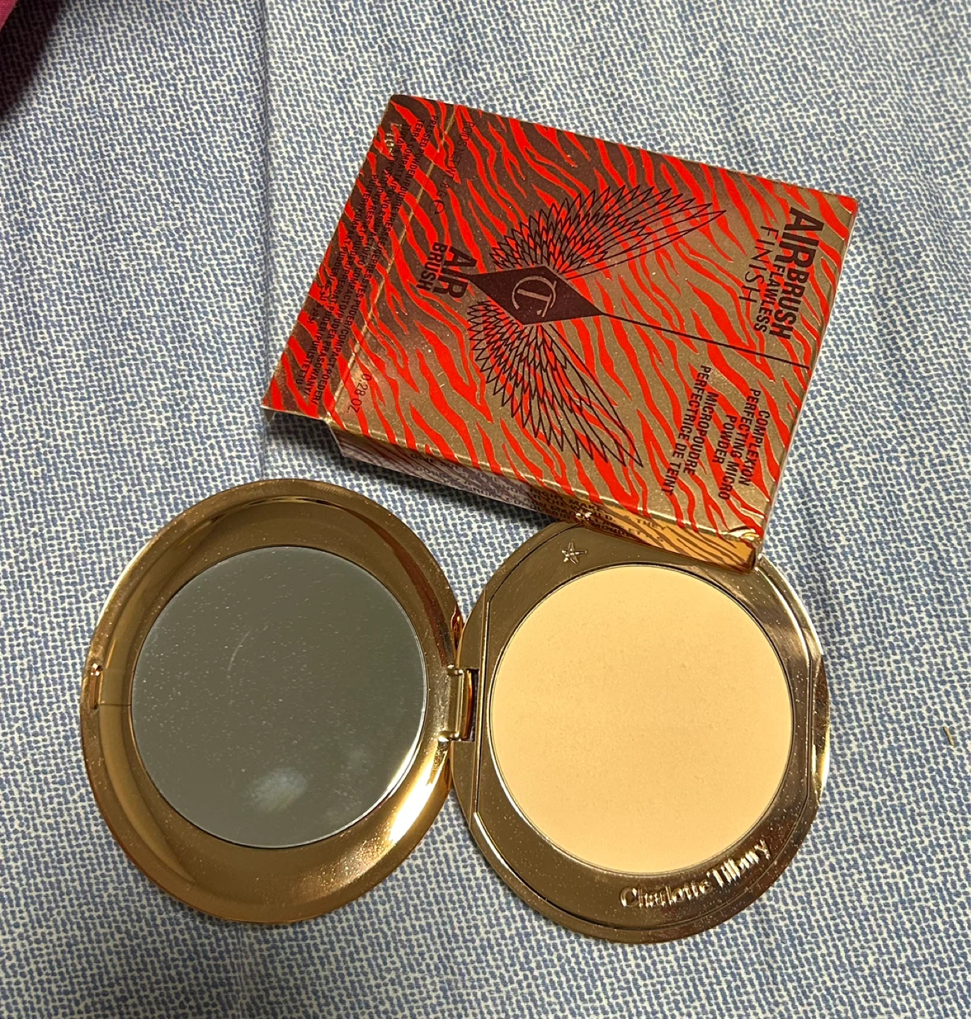 Charlotte Tilbury Airbrush Flawless Finish Powder - Medium/Moyen