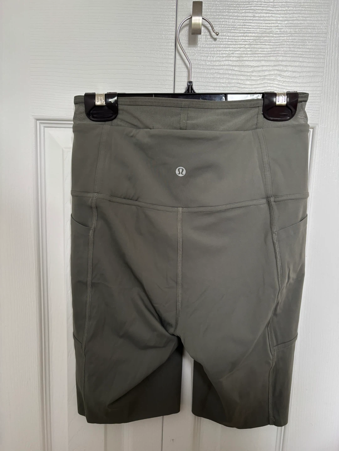 Lululemon Femme Force Super-High-Rise Short 8" Size 6 - photo 3
