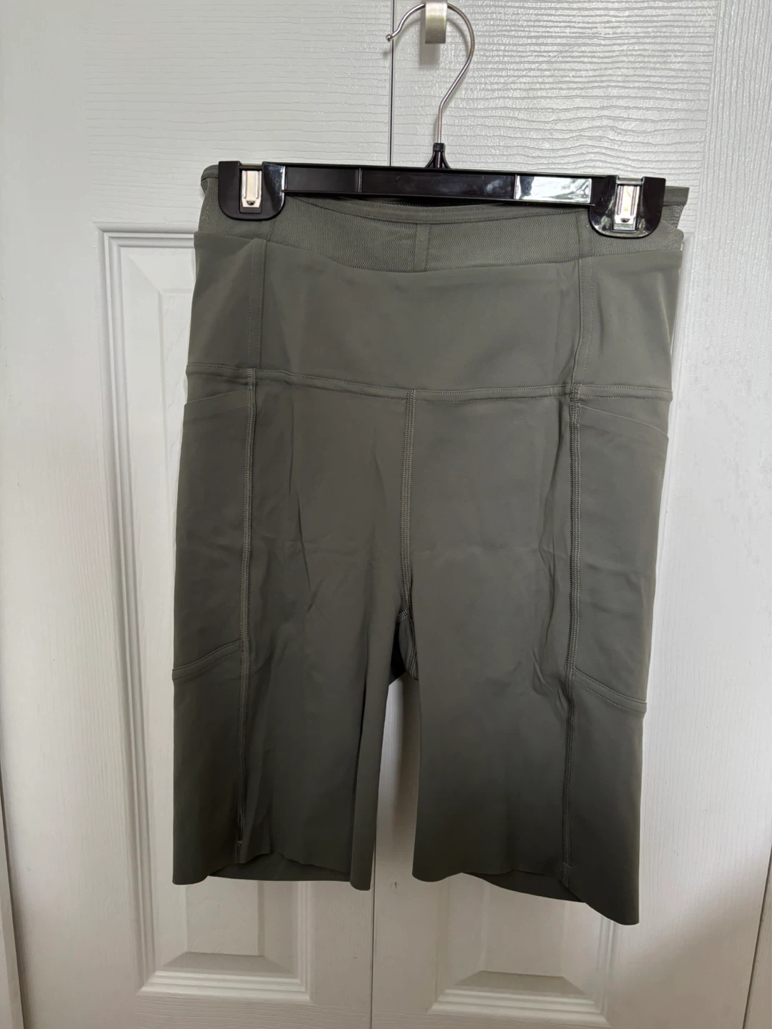 Lululemon Femme Force Super-High-Rise Short 8" Size 6 - photo 2