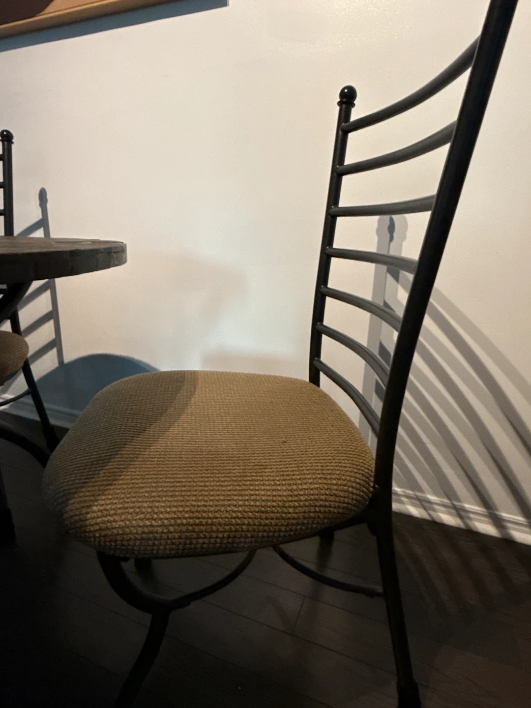 Round Slate Tile Dining Table - photo 4