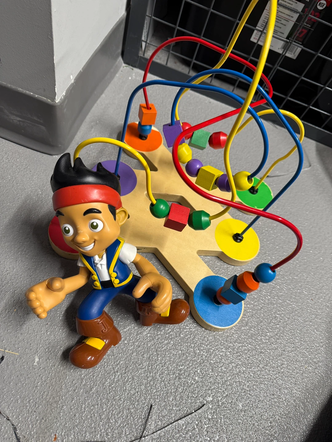 Jake and the Never Land Pirates Wooden Bead Maze Toy - photo 2