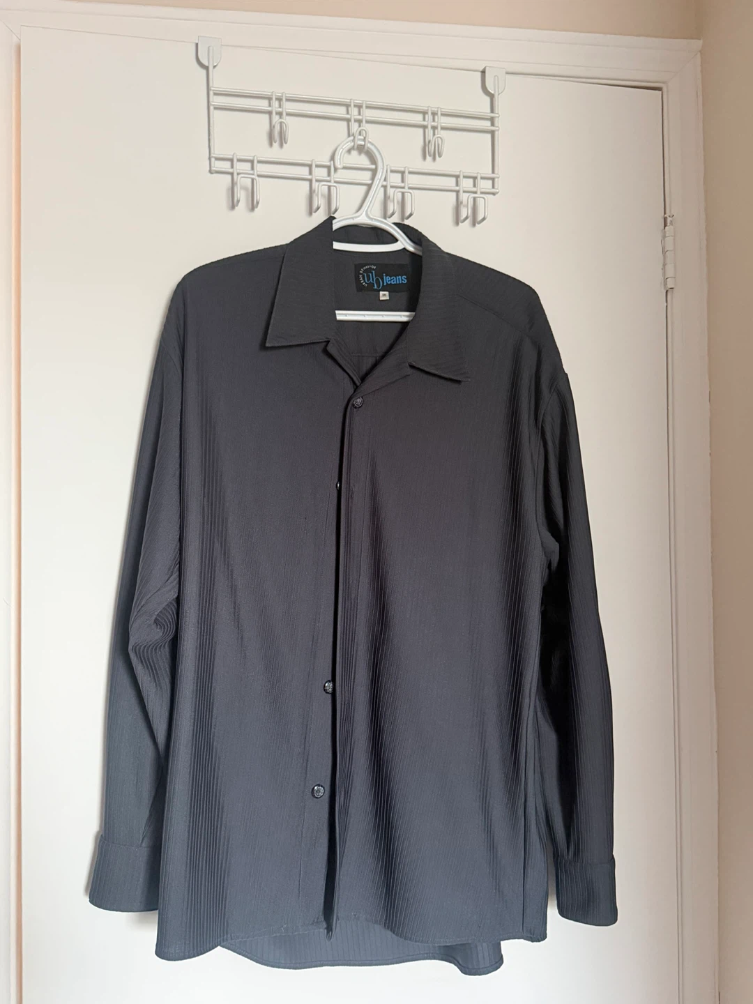 UBJEANS Black Striped Button-Up Shirt - M