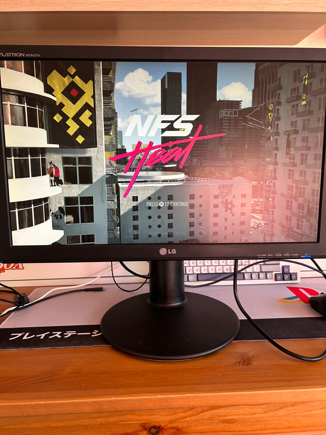 LG Flatron W2442PA 24 inch monitor - photo 5