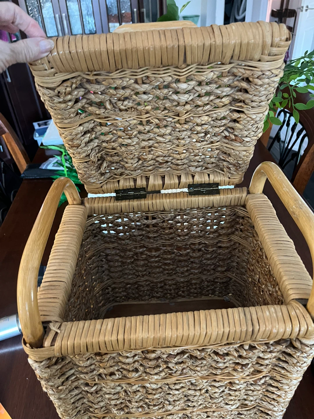 Small Hard wicker and wood storage basket with lid - photo 2