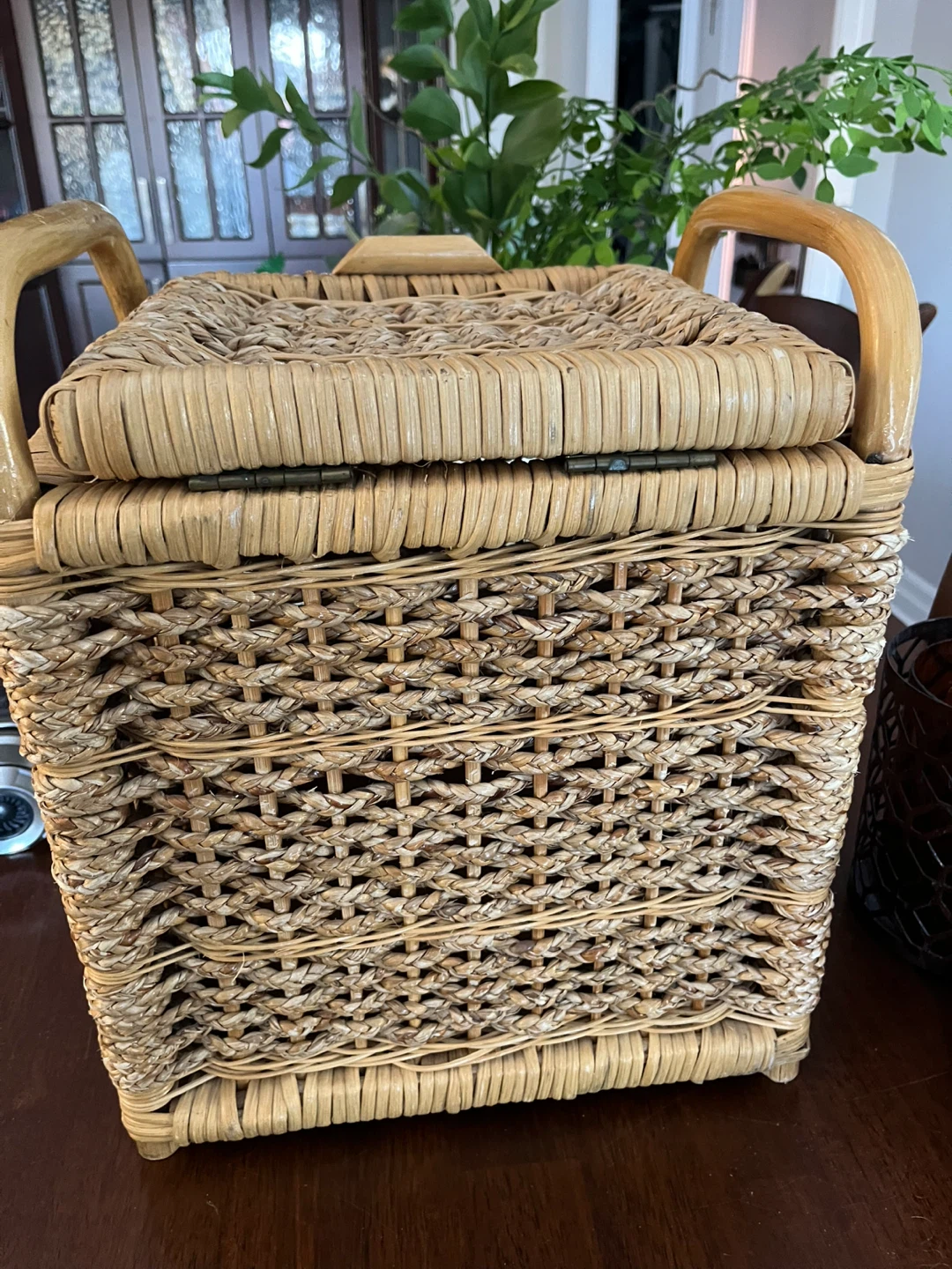 Small Hard wicker and wood storage basket with lid - photo 5