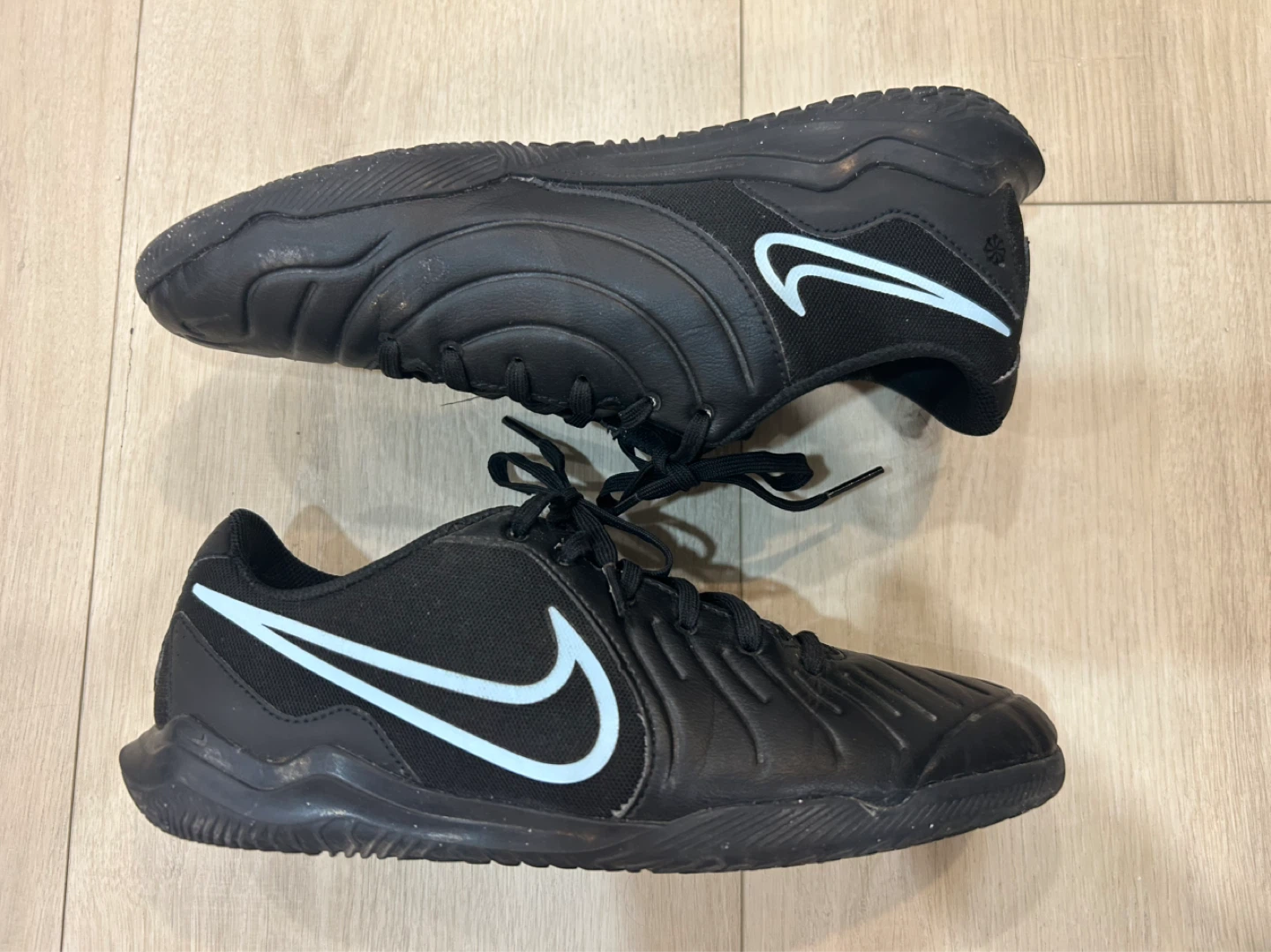Nike Tiempo Indoor Soccer Shoes - photo 2