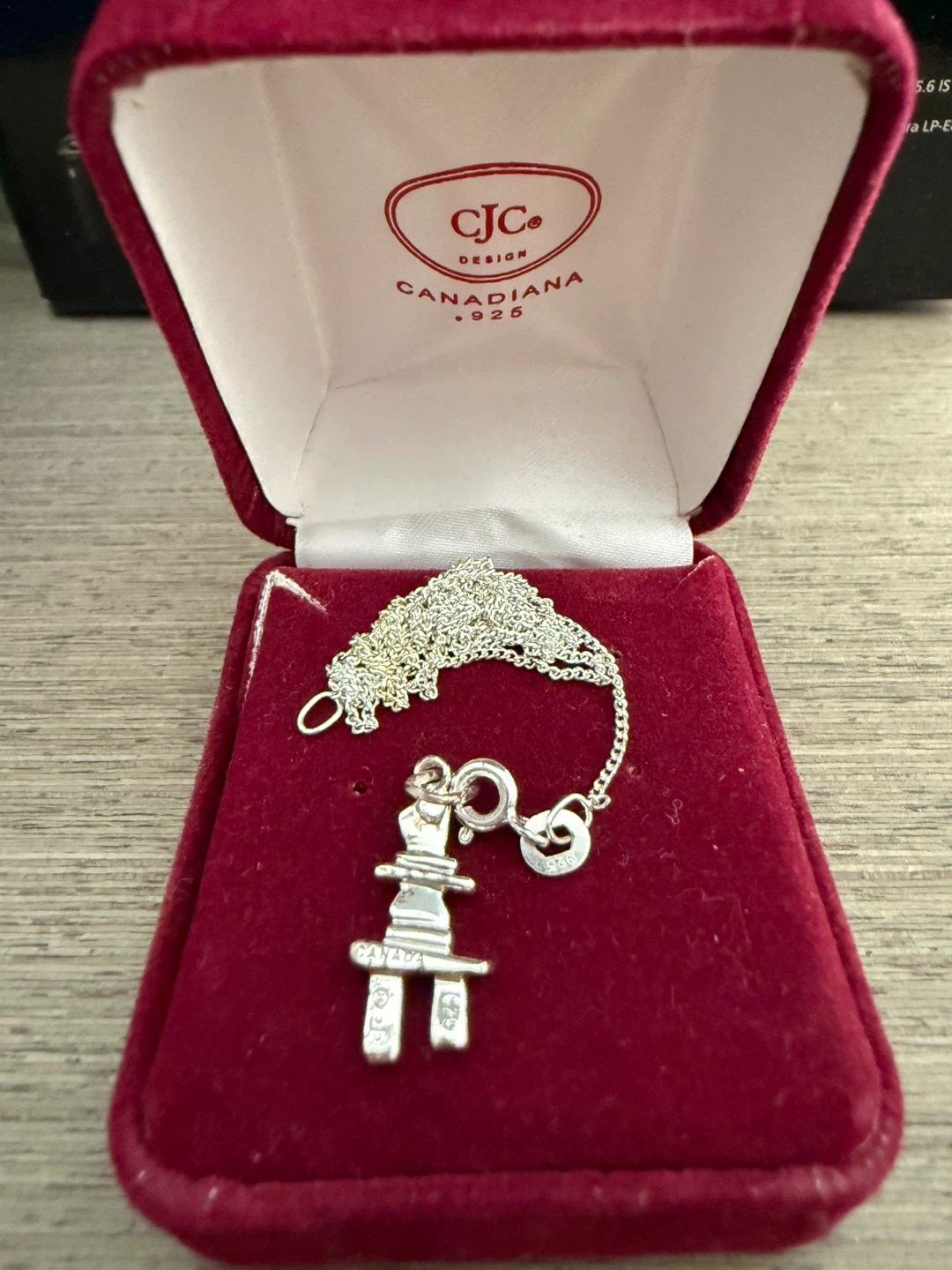 Inukshuk 0.925 sterling silver necklace