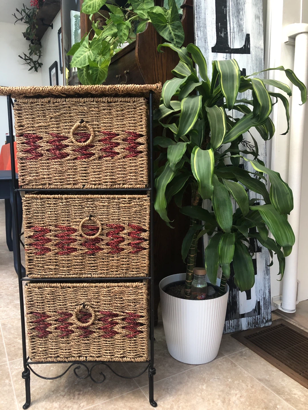 Super cute wicker drawer set