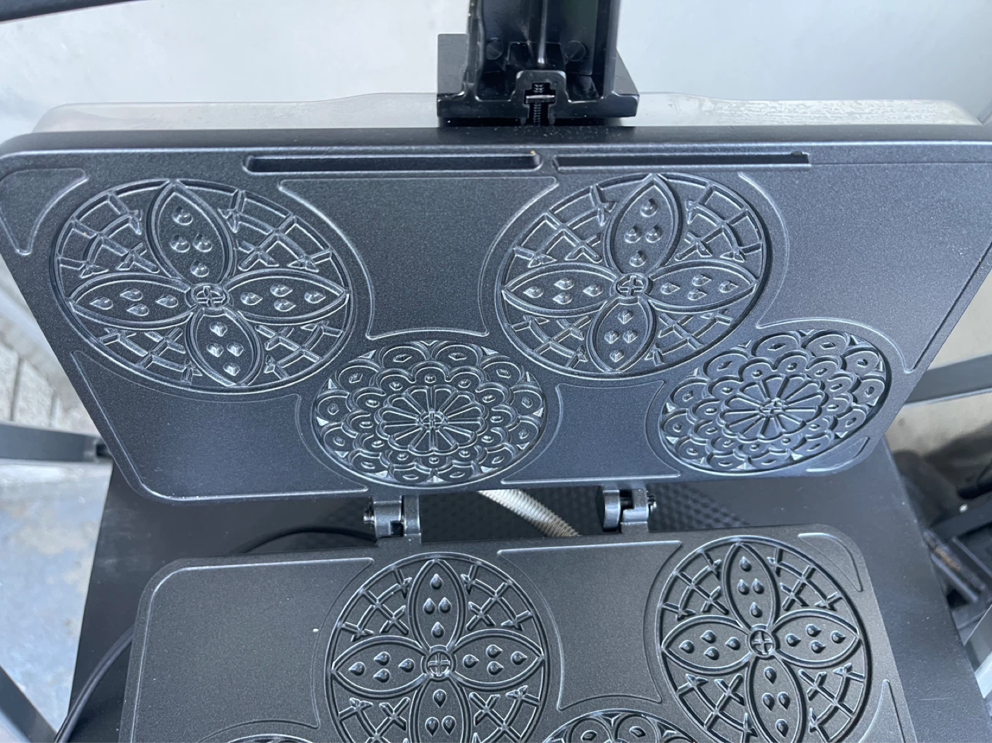 Mini Pizzelle Italian Waffle Iron Maker - photo 5