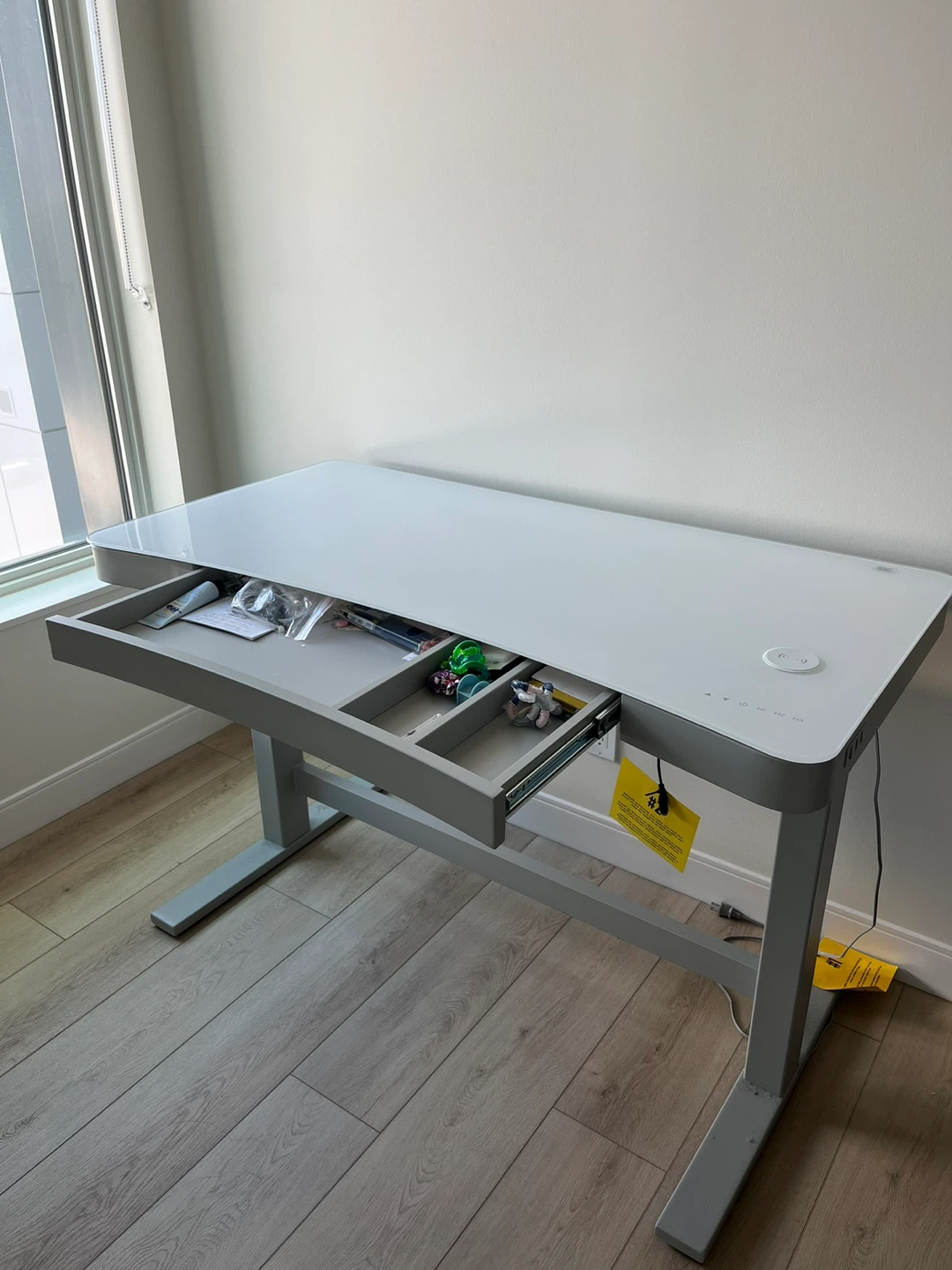 Tresanti electric standing desk