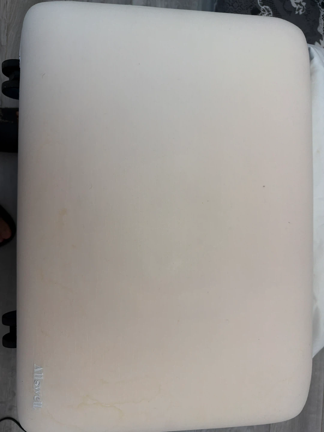 Allswell pillow with pillowcase - photo 4