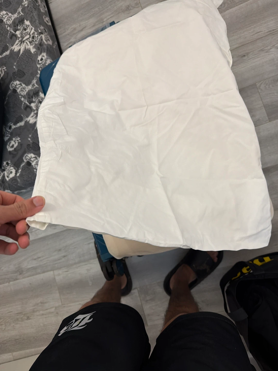 Allswell pillow with pillowcase - photo 5