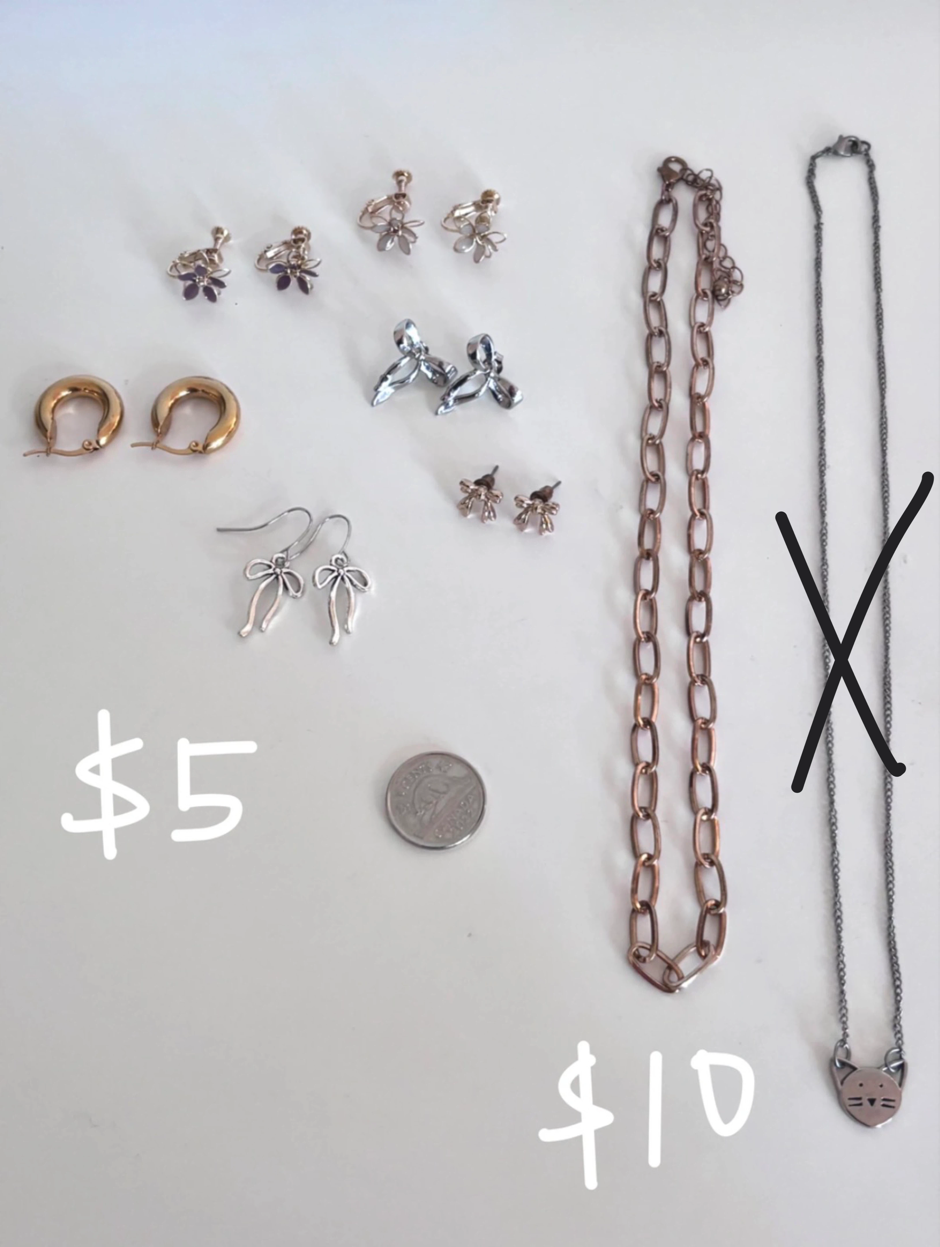 Lots of Assorted Jewellery
