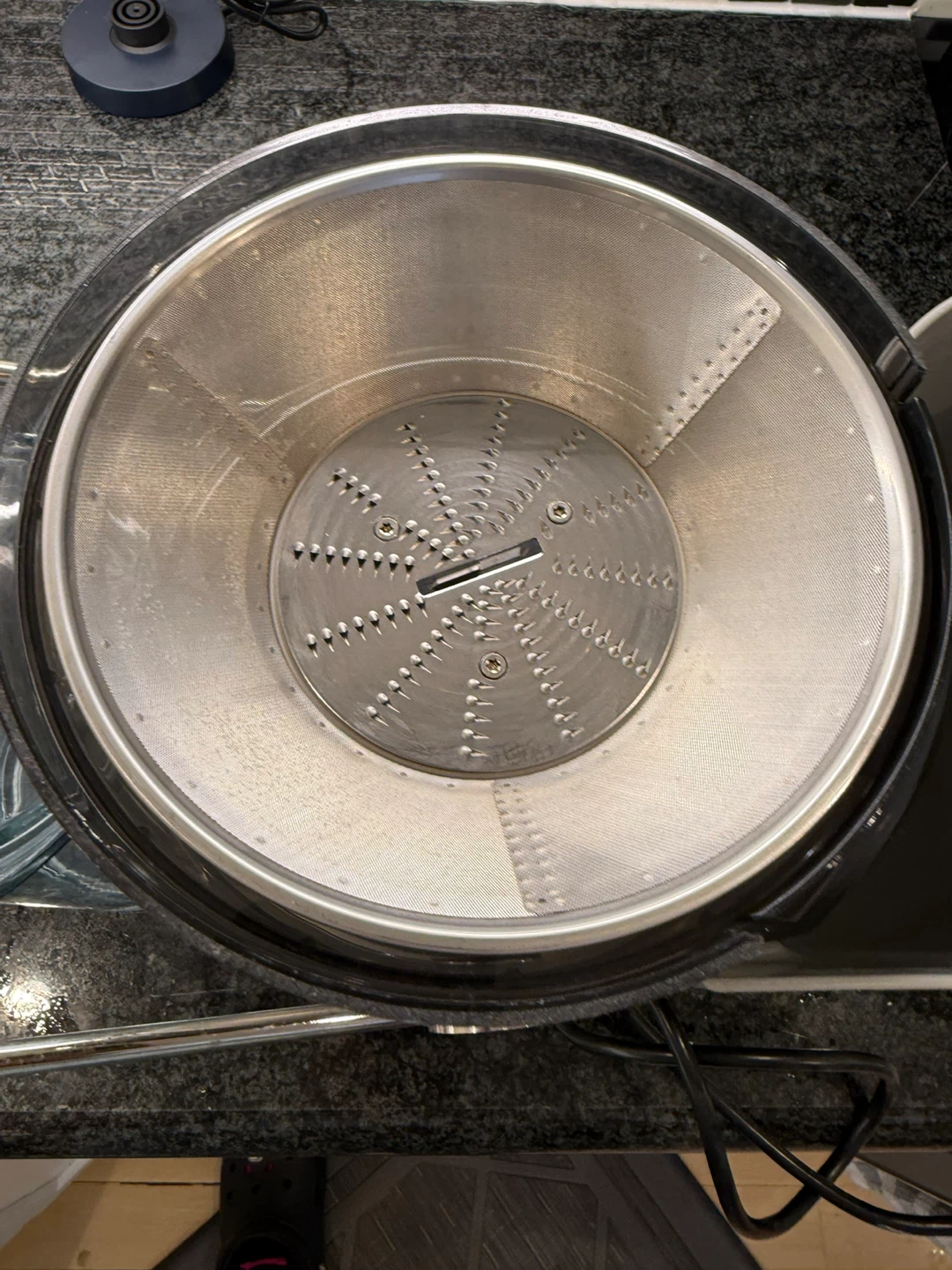 Breville the Juice Fountain Juicer - photo 4