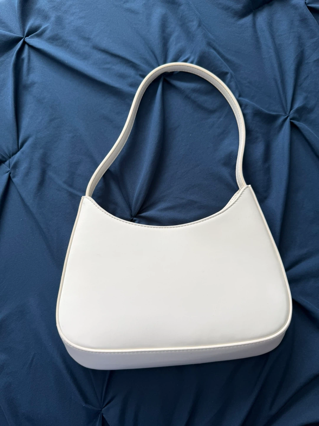 White shoulder bag