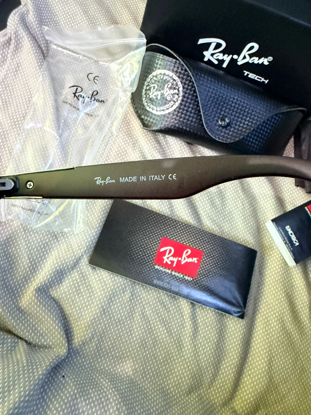 Ray-Ban RB 2157-K Wayfarer Sunglasses - photo 4
