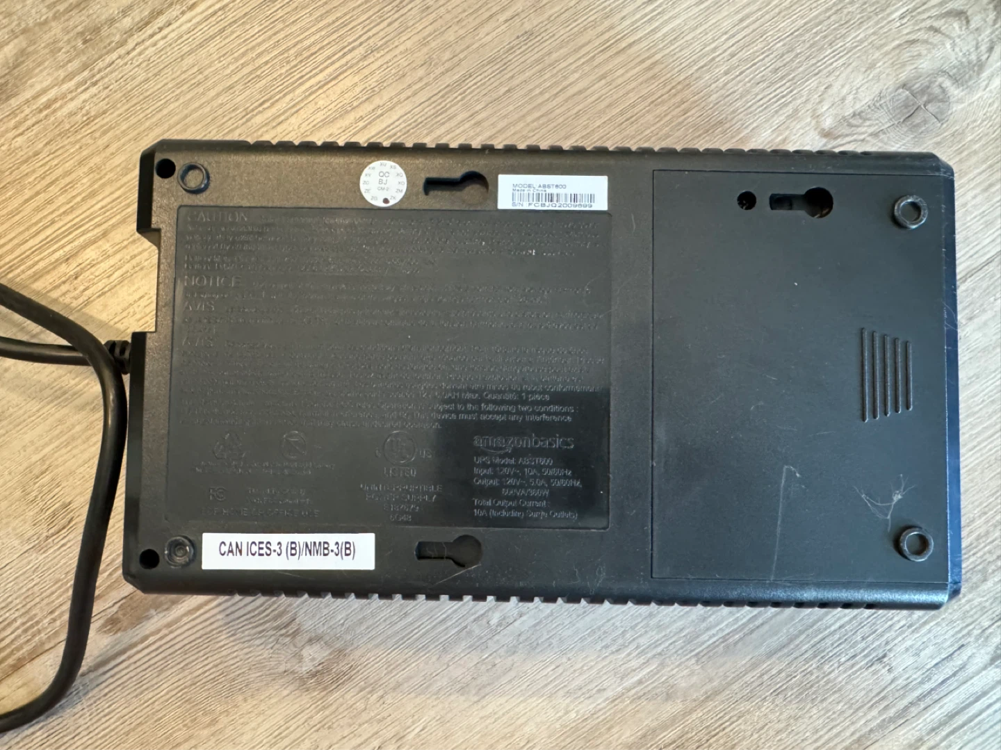 AmazonBasics 600VA UPS Battery Backup & Surge Protector - photo 3