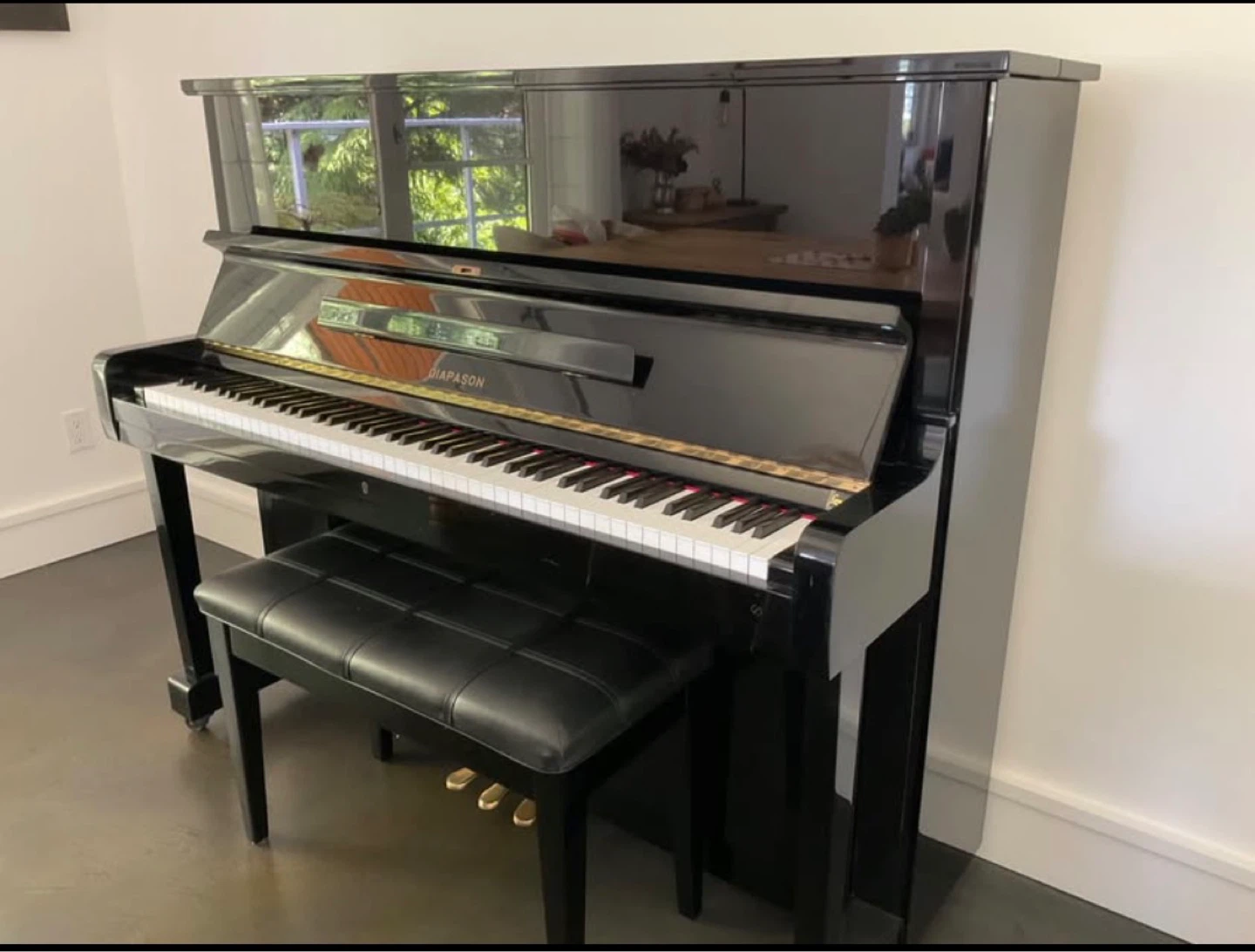 Diapason Upright Piano Black Model 126