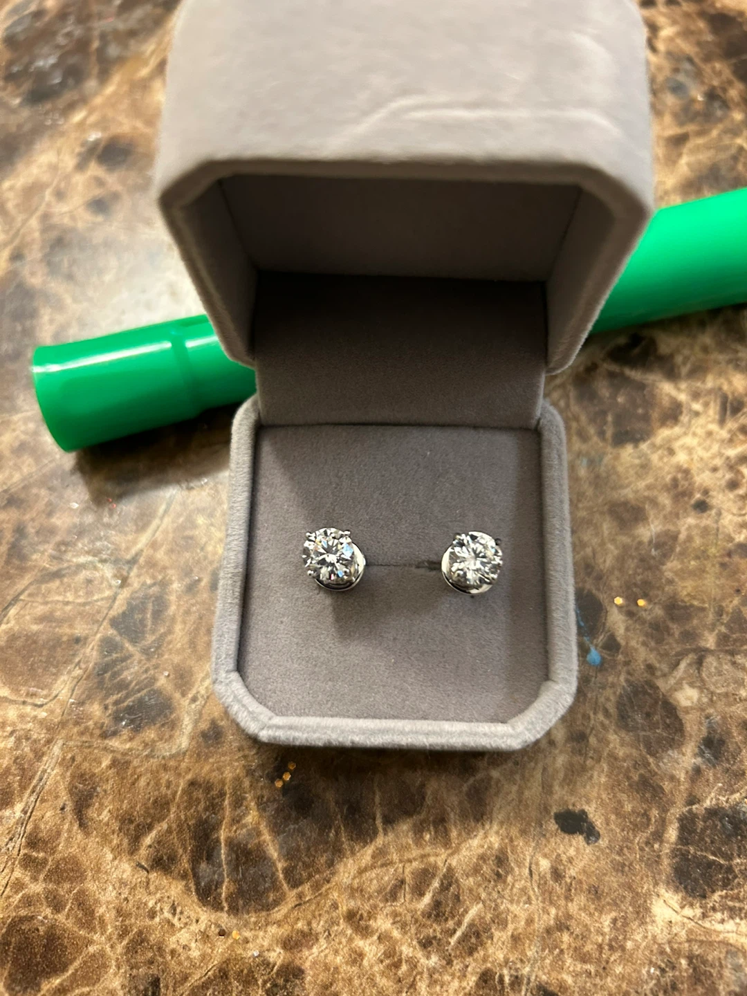 Stud diamond circonia Earrings in Box