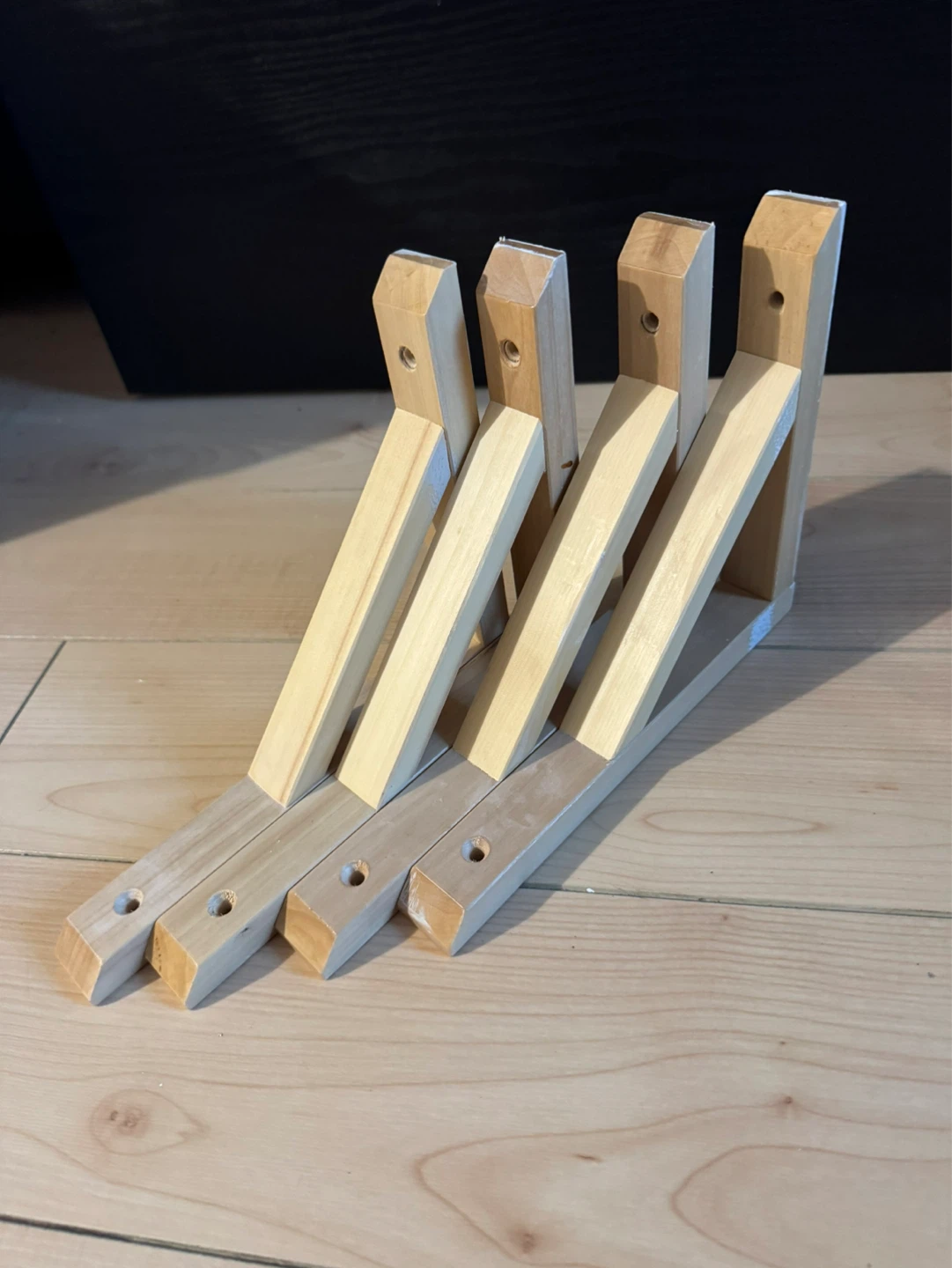 Set of 4 Wooden Shelf Brackets with 2 White Shelves - photo 4