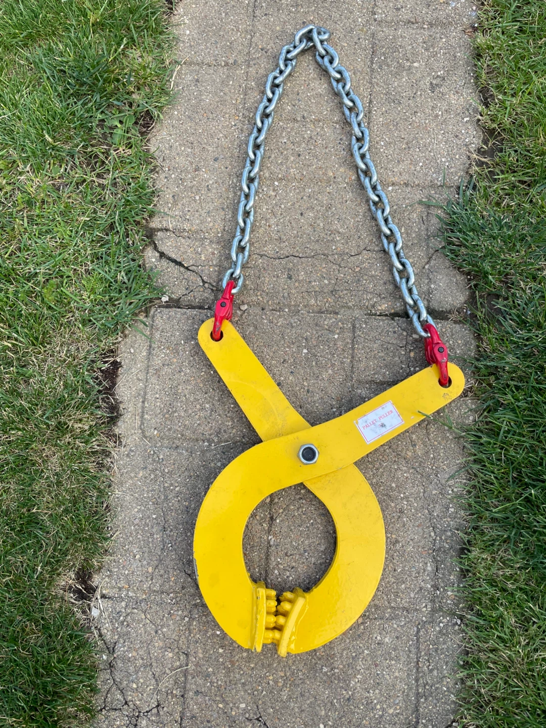 Pallet Puller with Chain Yellow