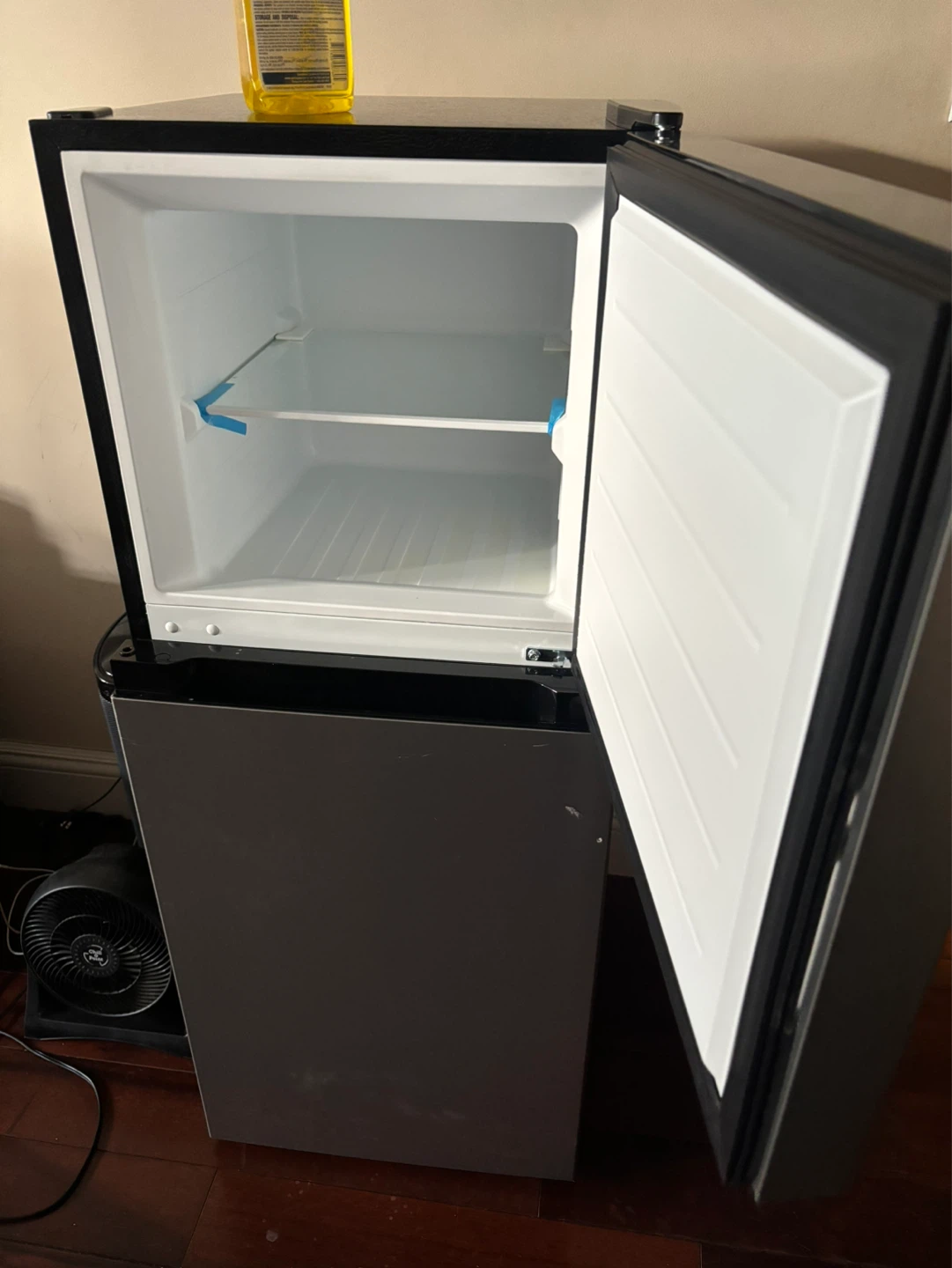 Insignia Mini Fridge - photo 3