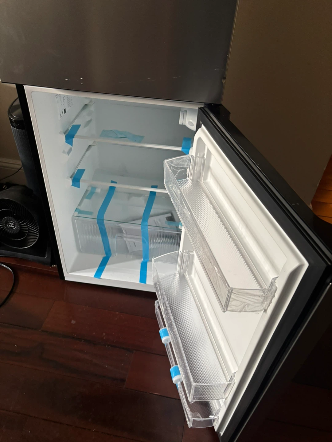Insignia Mini Fridge - photo 4