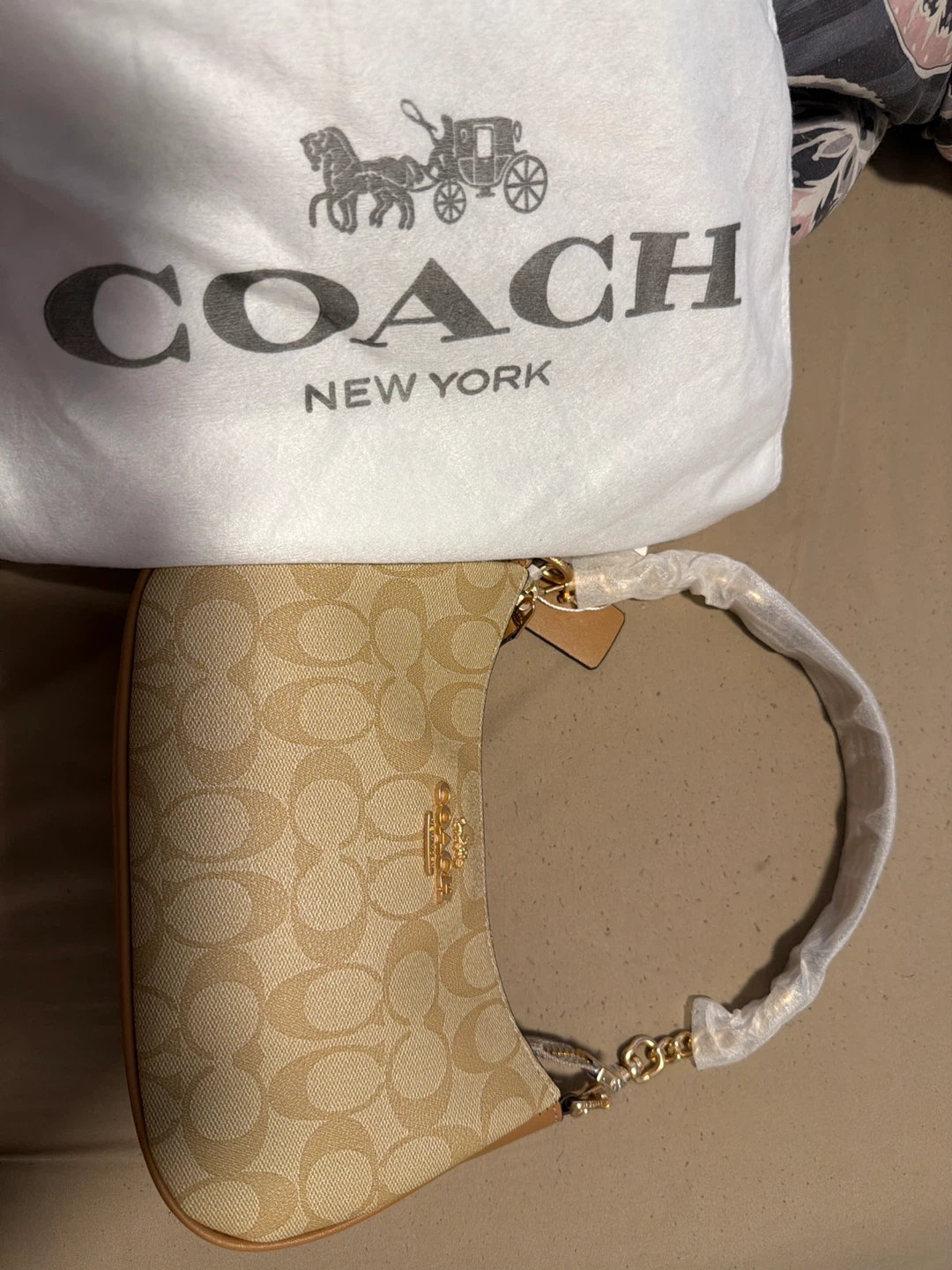 Coach Shoulder Bag (Brand New with tag) - photo 2