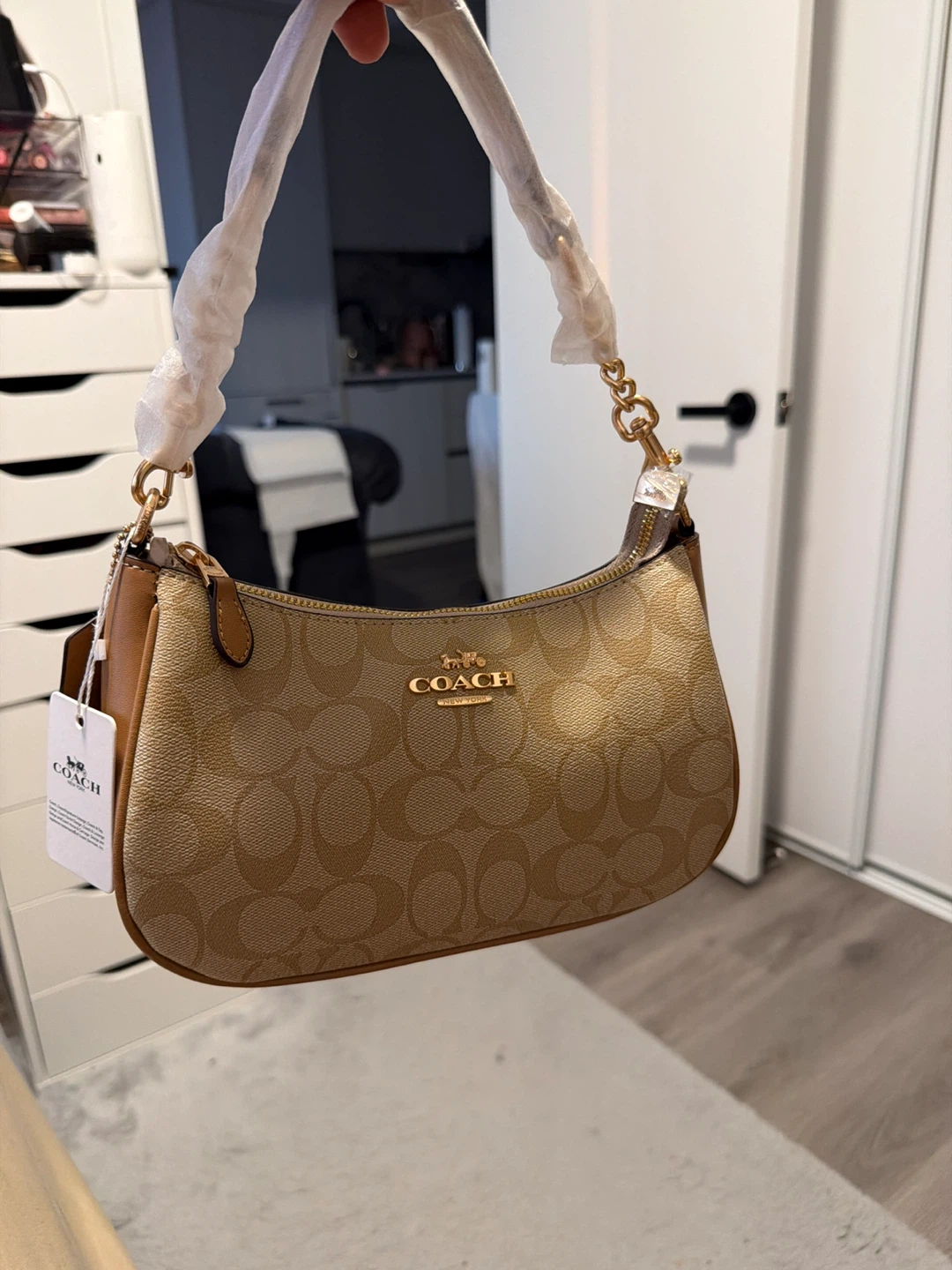 Coach Shoulder Bag (Brand New with tag)
