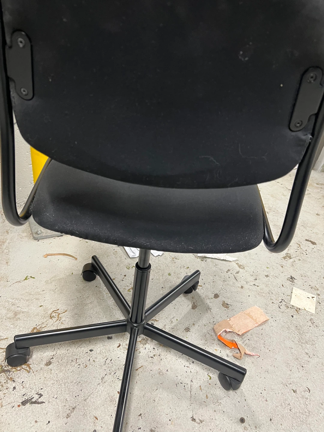 Black Office Chair with Wheels - photo 3