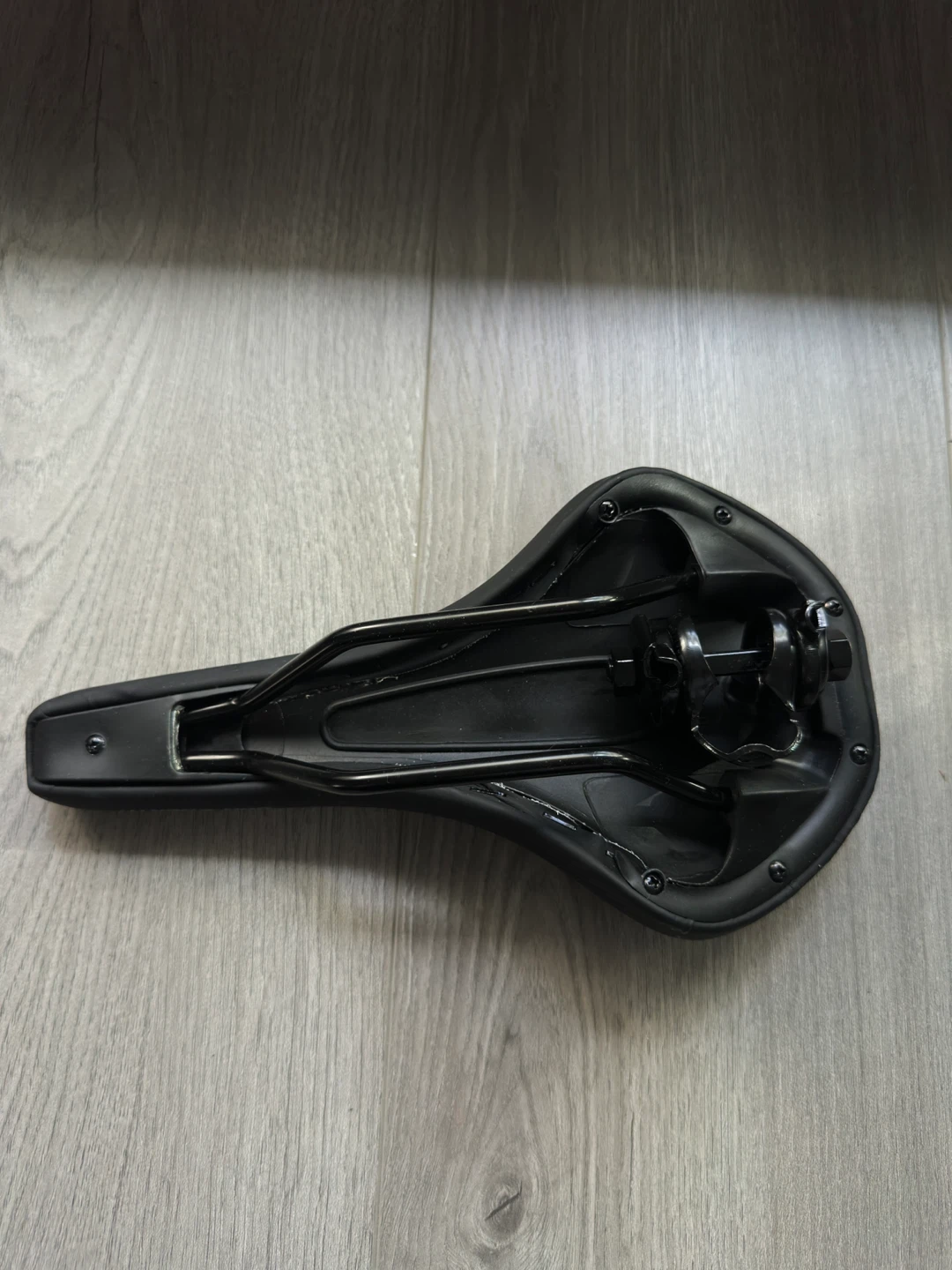 Brand new CAN NORTH Bicycle saddle - photo 3