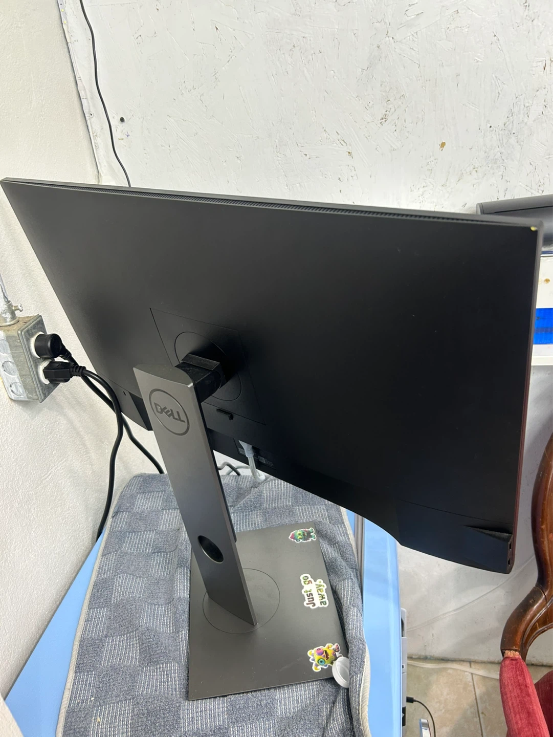 Dell 27 Monitor - photo 3