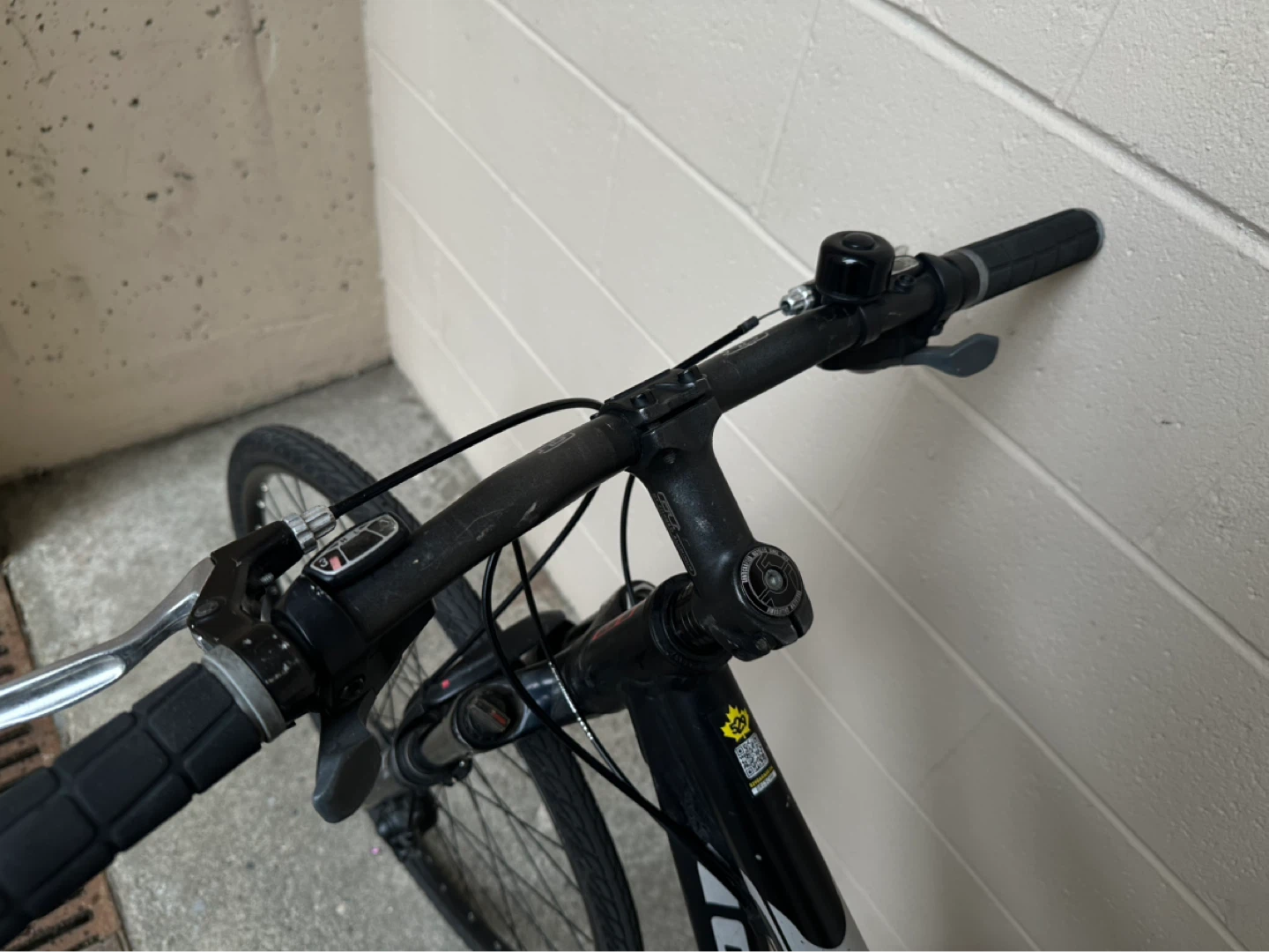 GT Avalanche 2.0 Mountain Bike (XS size) - photo 4