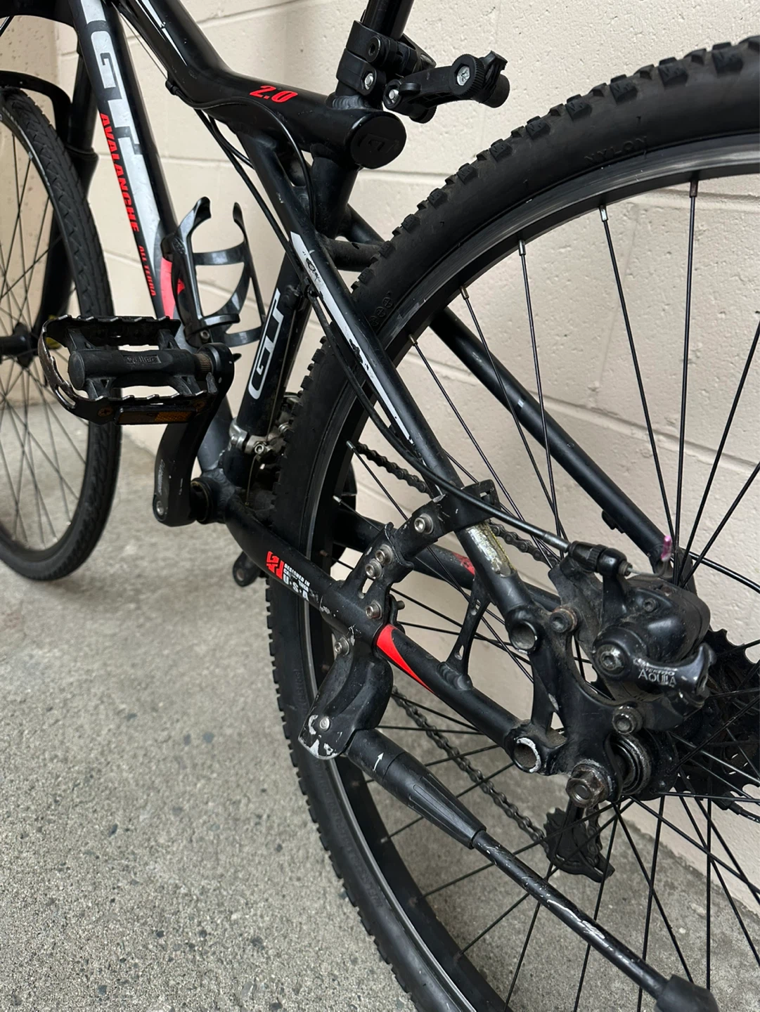 GT Avalanche 2.0 Mountain Bike (XS size) - photo 2