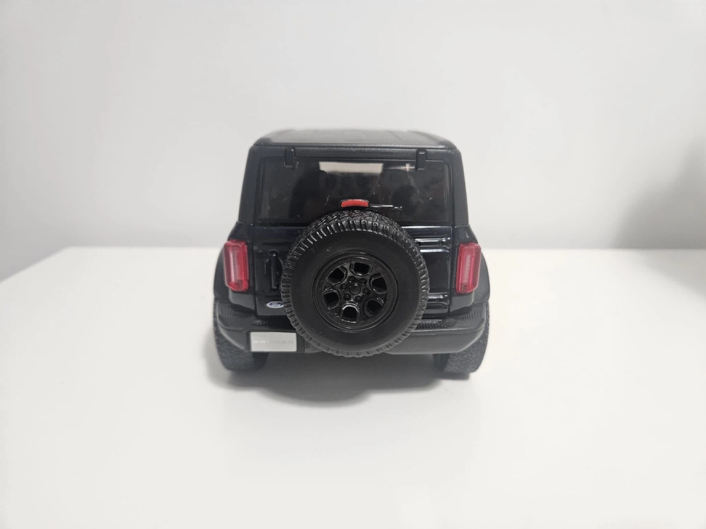 Maisto 2021 Ford Bronco Wildtrack Off Road Black Model - photo 4