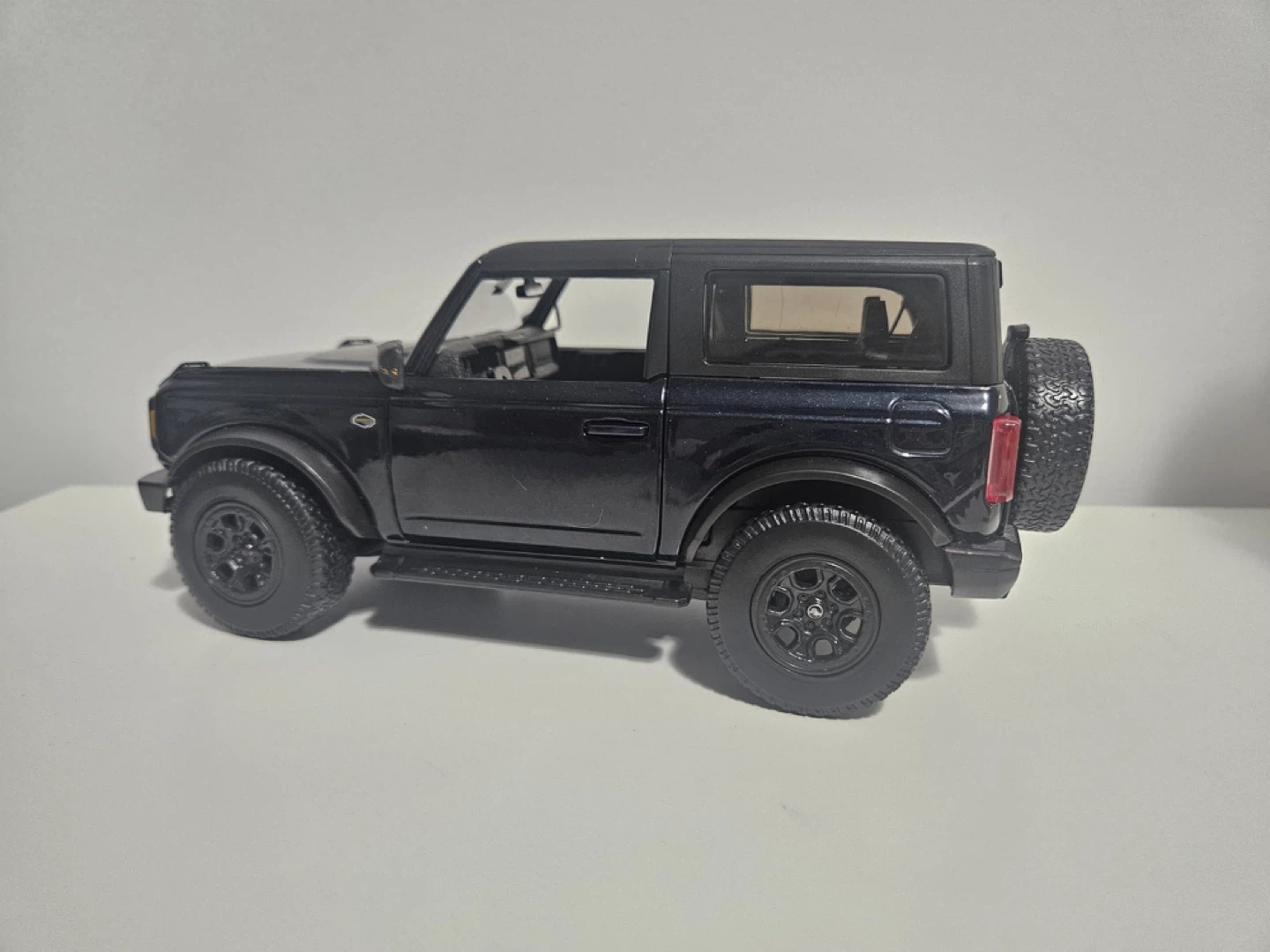 Maisto 2021 Ford Bronco Wildtrack Off Road Black Model