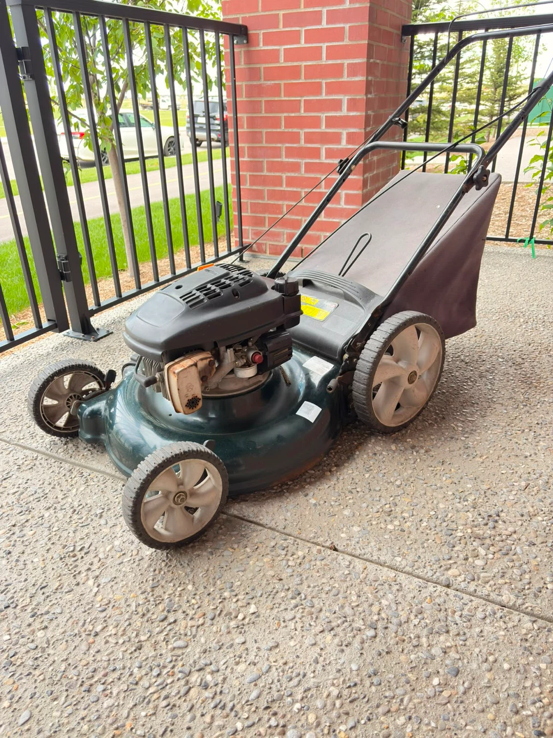 Lawn mower - photo 3