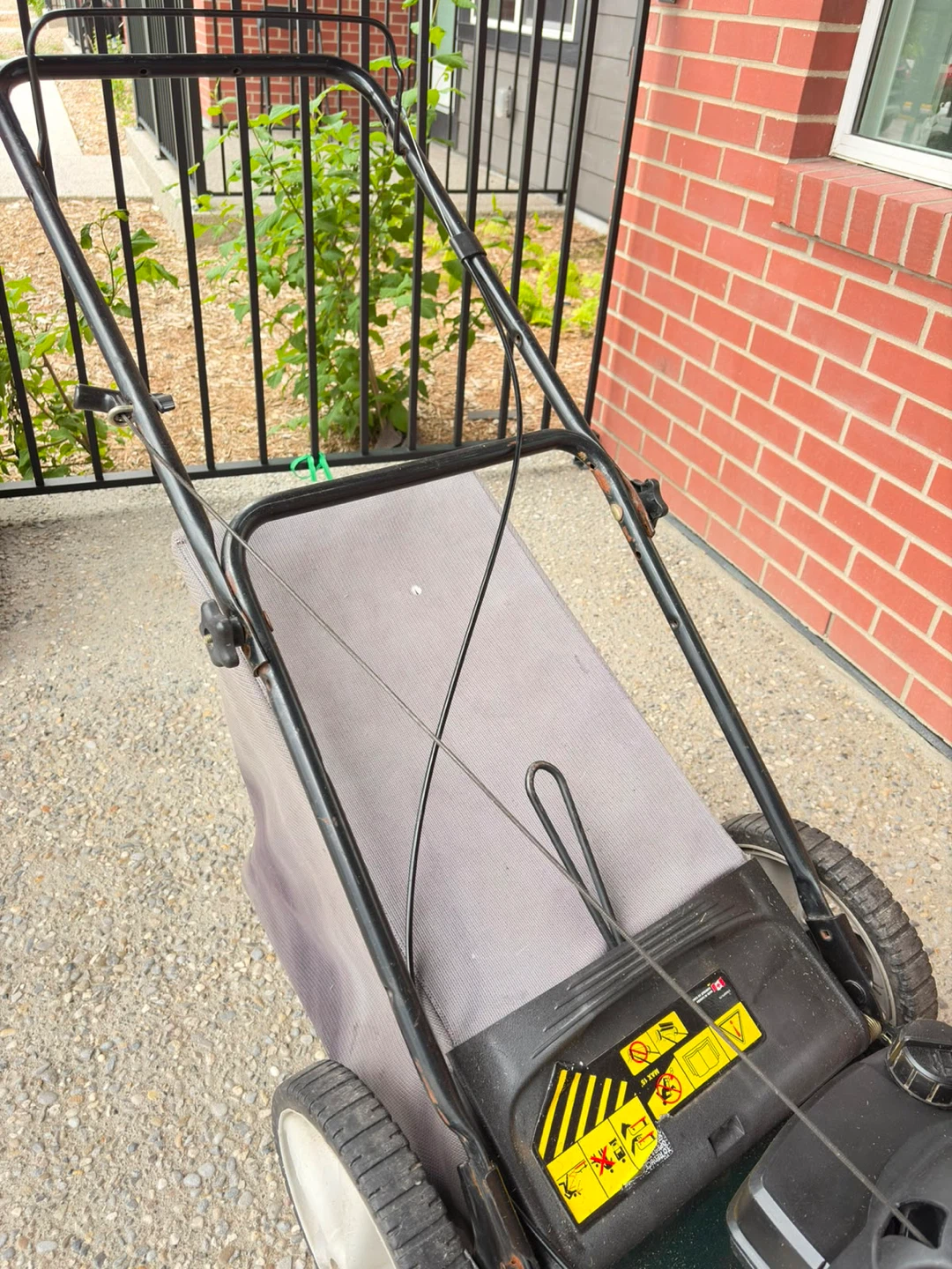 Lawn mower - photo 4