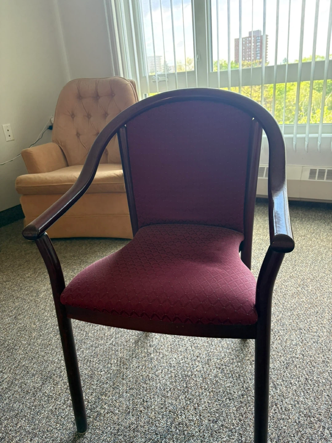 Loveseat with patterned upholstery - photo 2