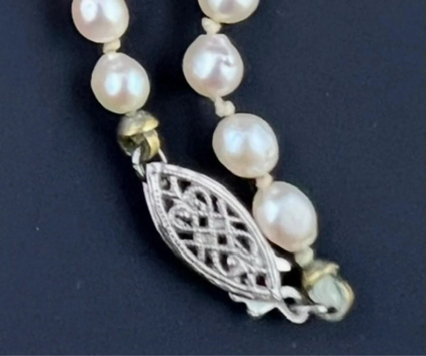Vintage Graduated Pearl Necklace - photo 3