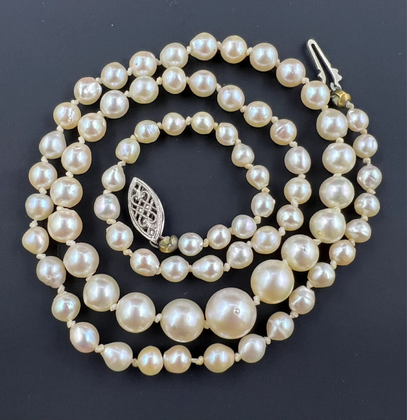 Vintage Graduated Pearl Necklace
