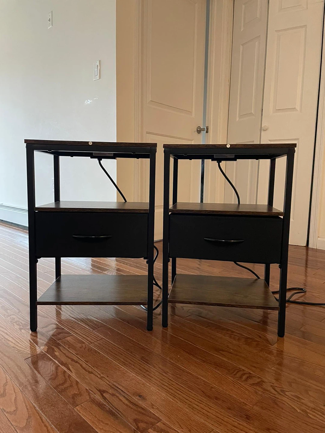 Set of 2 Nightstands with Charging Station - photo 2