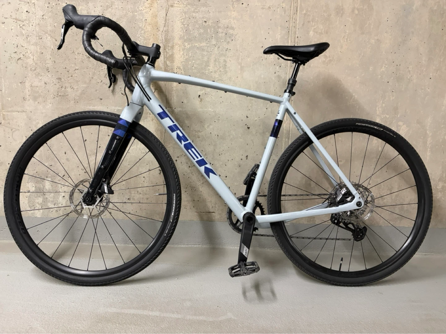 Trek Checkpoint ALR5 Gravel Bike (Size 58) - photo 5